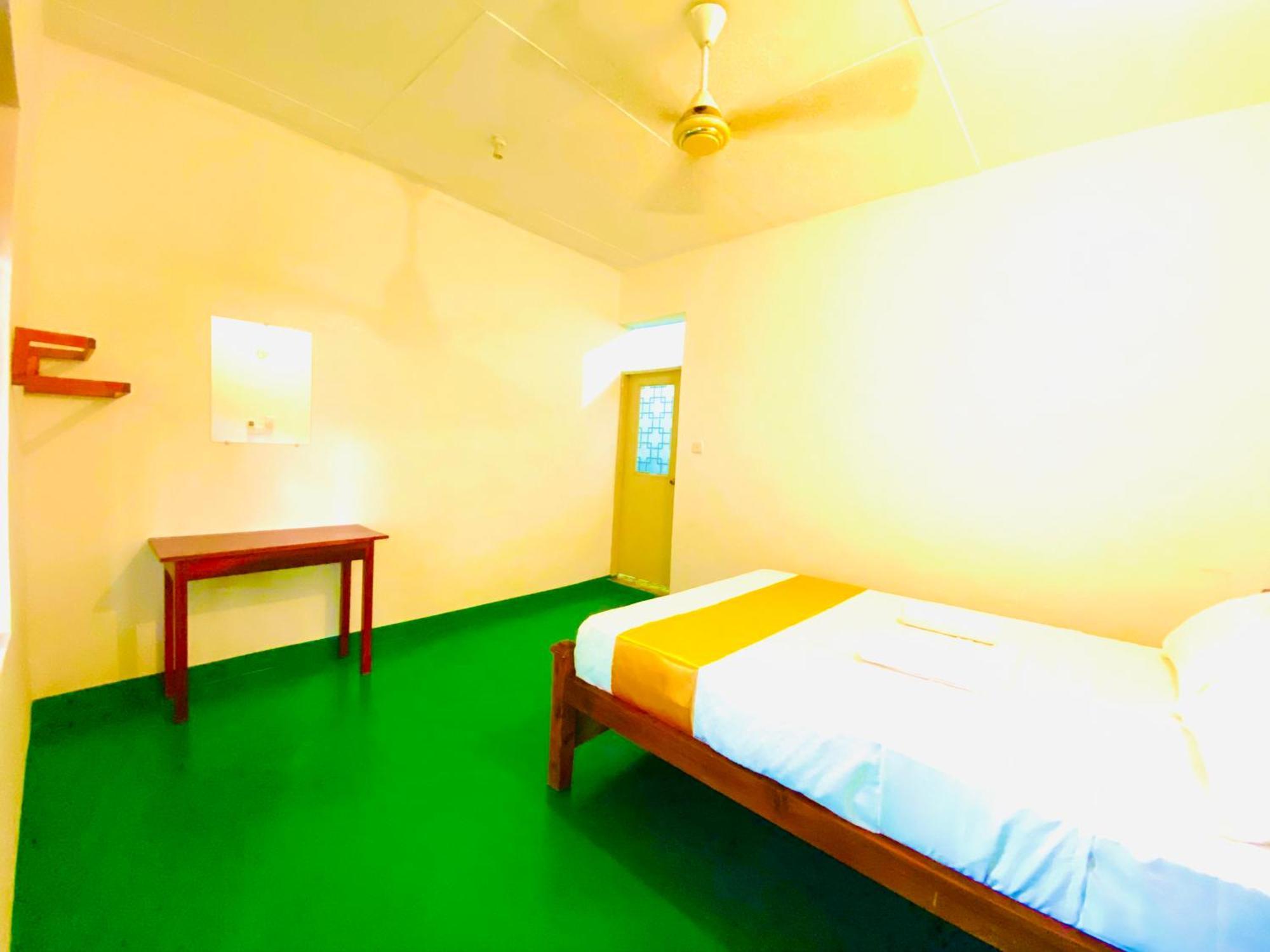 Marina Way Hotel Arugam Bay Exterior photo